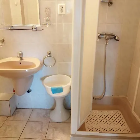 Eva Vendeghaz ゲストハウス